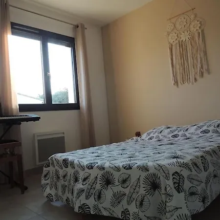 Plain-pied Avec Belle Terrasse Ensoleillee רוקמור